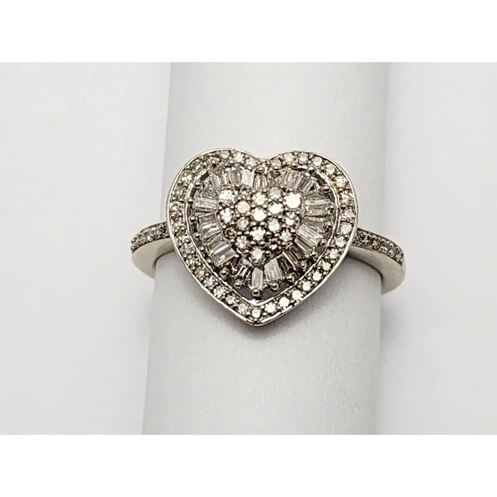 Unique 14K Karat Solid White Gold Designer Ladies Heart Diamond Ring - Size 7.25